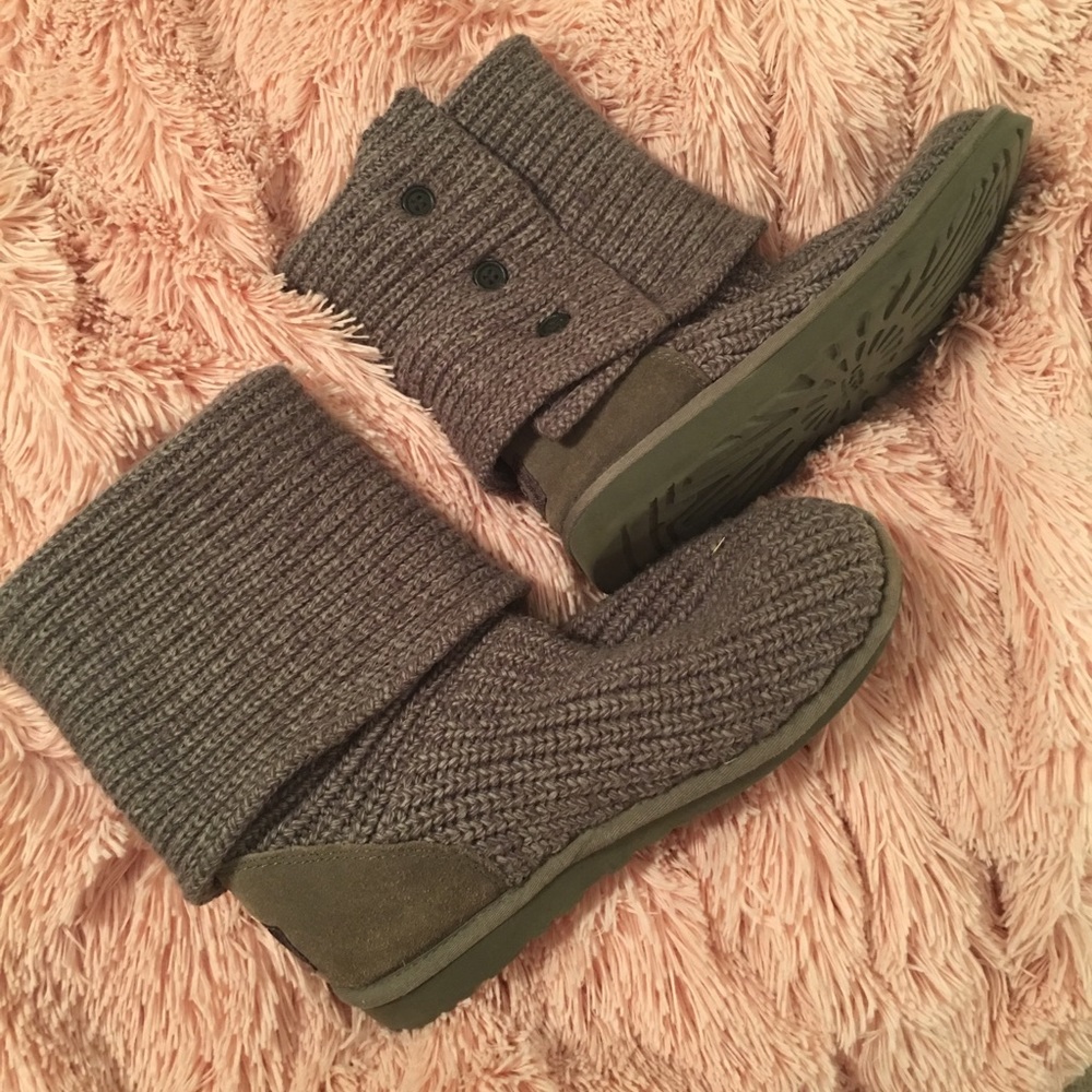 Grey knit Uggs
